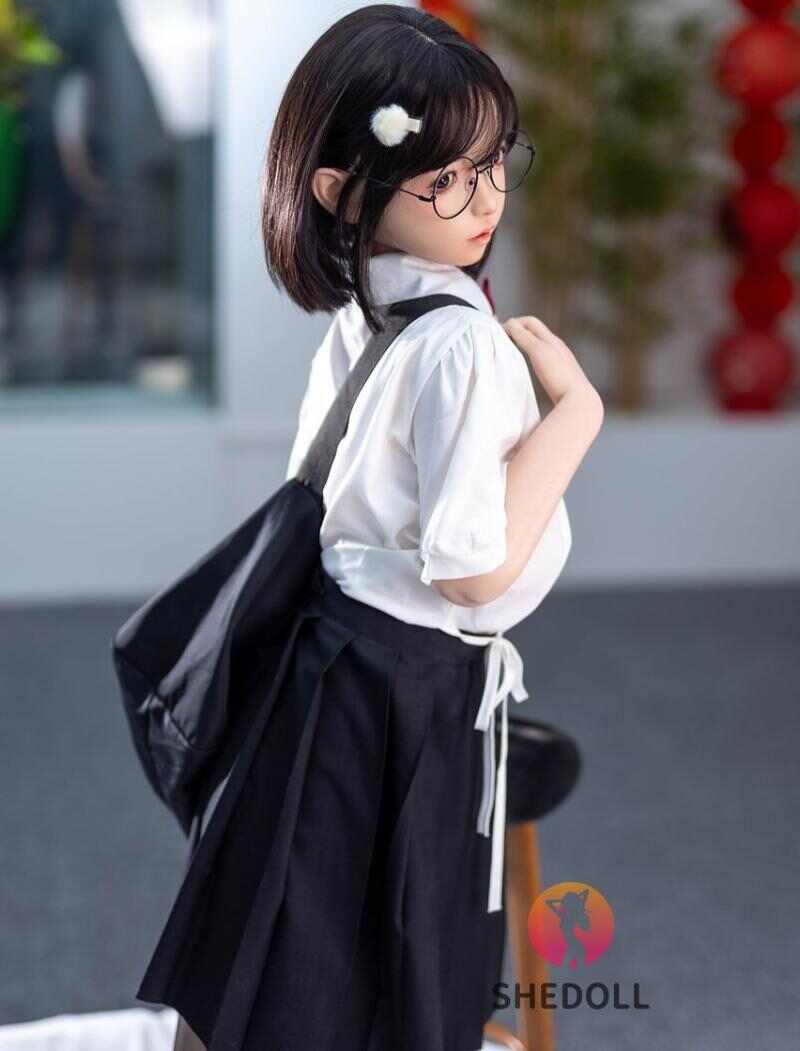 洛小夕 148cm D罩杯 全矽膠 - 可動下巴+學生制服 眼鏡娘 蘿莉巨乳 實體娃娃